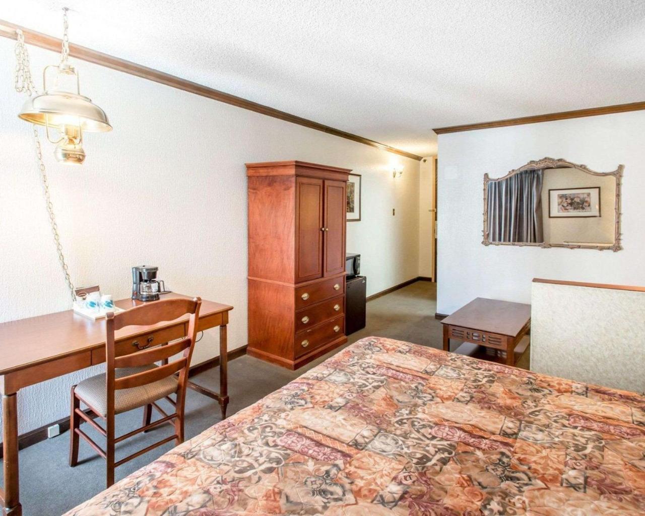 Rodeway Inn And Suites Boulder Broker 外观 照片