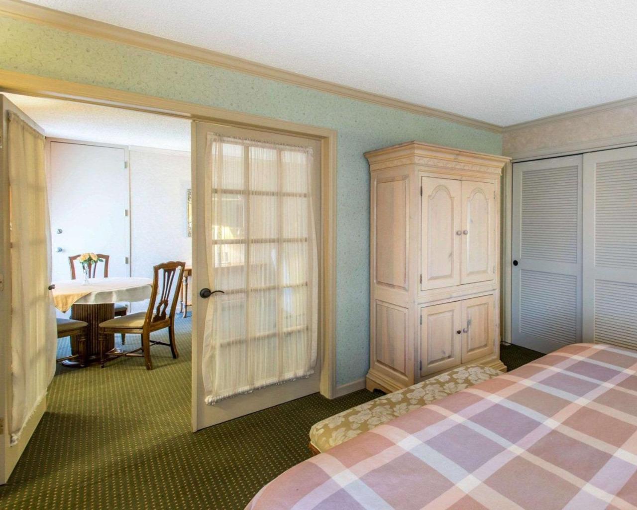 Rodeway Inn And Suites Boulder Broker 外观 照片